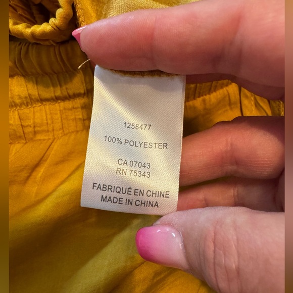 Wide leg loose silky pants. - Picture 5 of 5